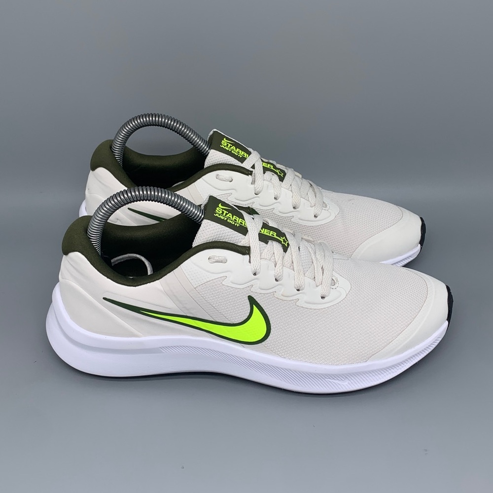 Nike Star Runner 3 White Green Running Shoes DA2776-011 Men's Sz 6Y